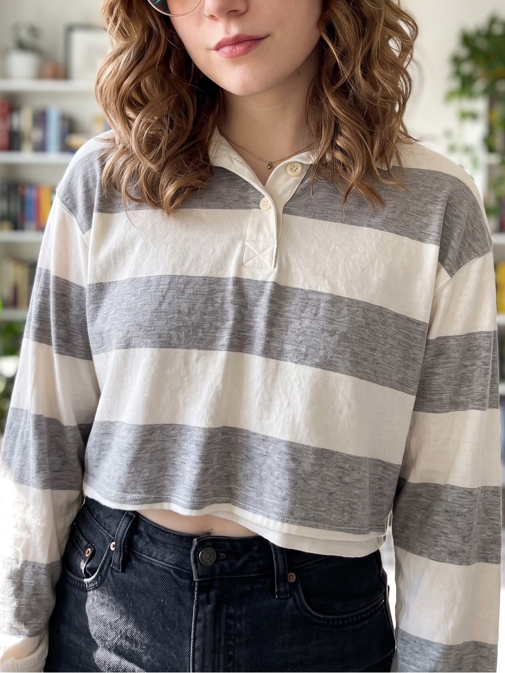 ❄️ SO • Striped Gray and White Cropped Polo Shirt • Women’s XS